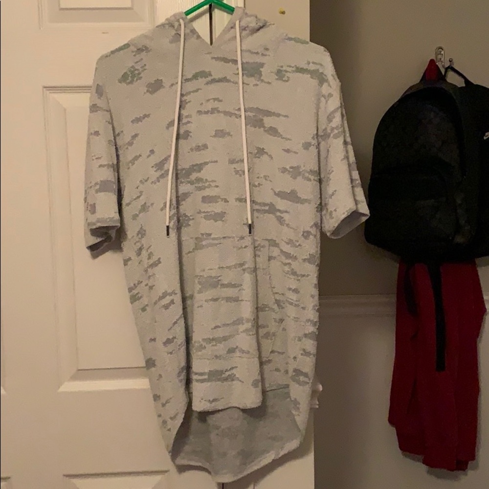 Short sleeve ripped hoodie